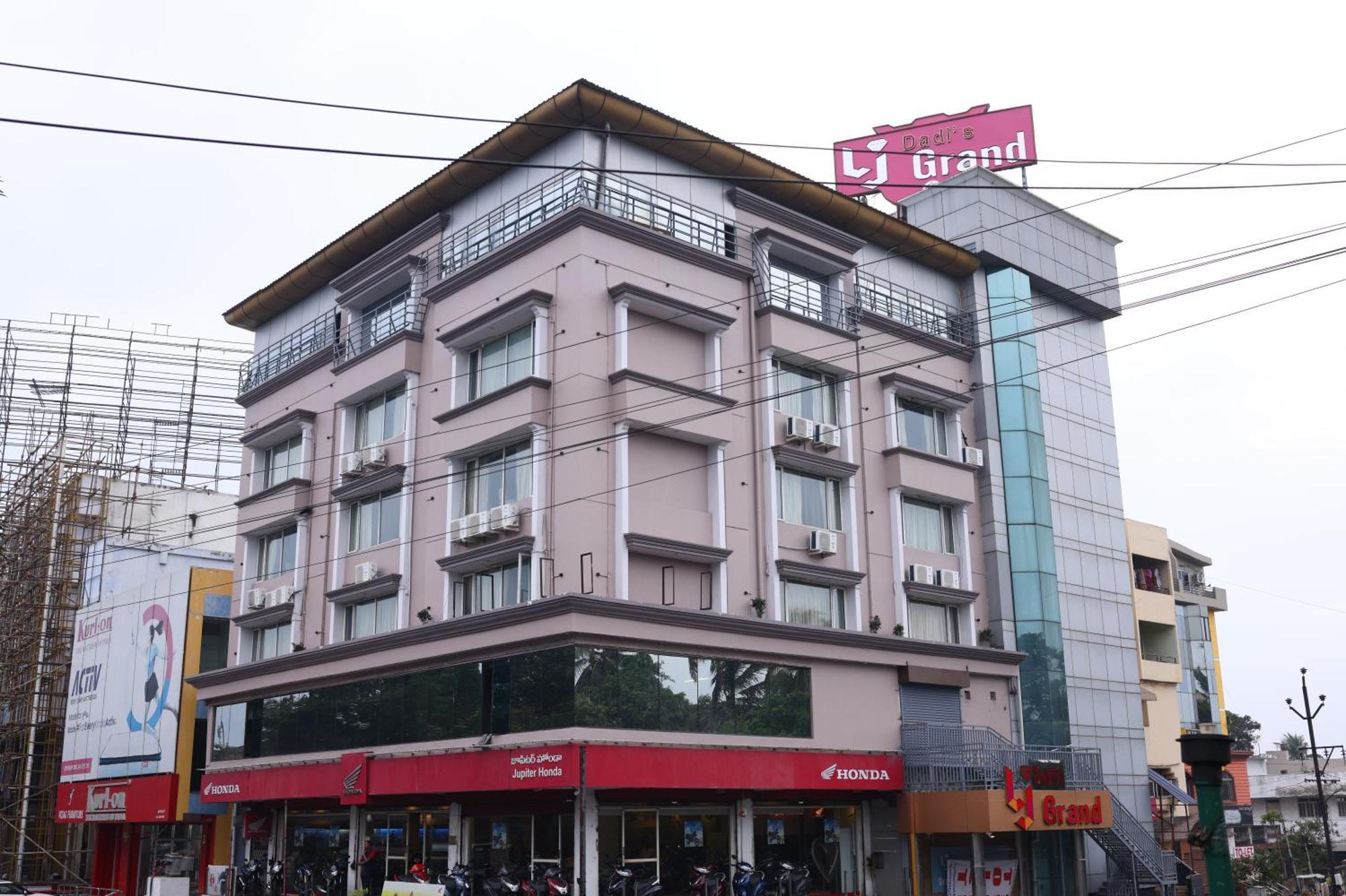Lj Dadi'S Grand Hotel Visakhapatnam Exterior photo